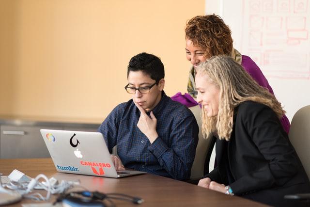 it support working with colleagues